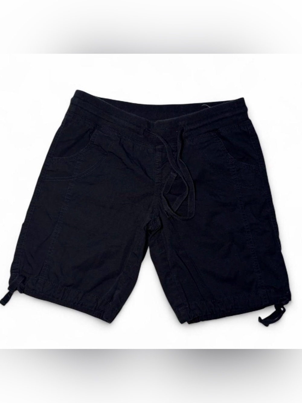 Y2K vintage Black Decree cargo Bermuda shorts with elastic waist and pockets🪩